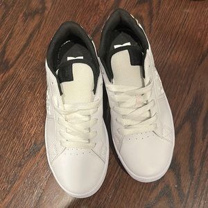 DC sneakers 👟 like new 8.5 white with cheetah